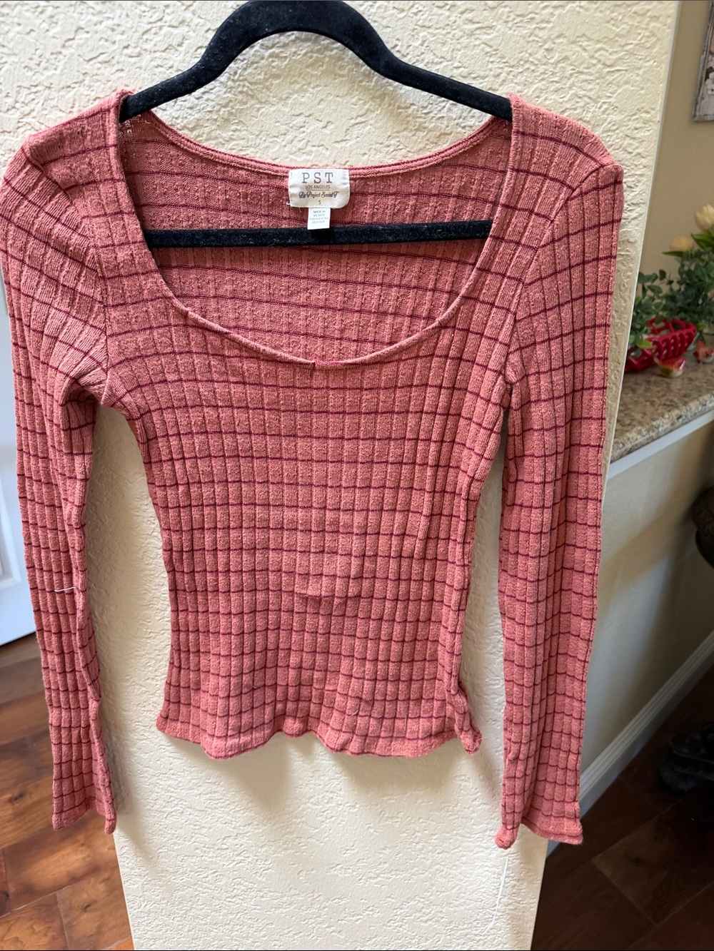 Project Social T Ribbed Scoop-Neck Long Sleeve Top in Rose